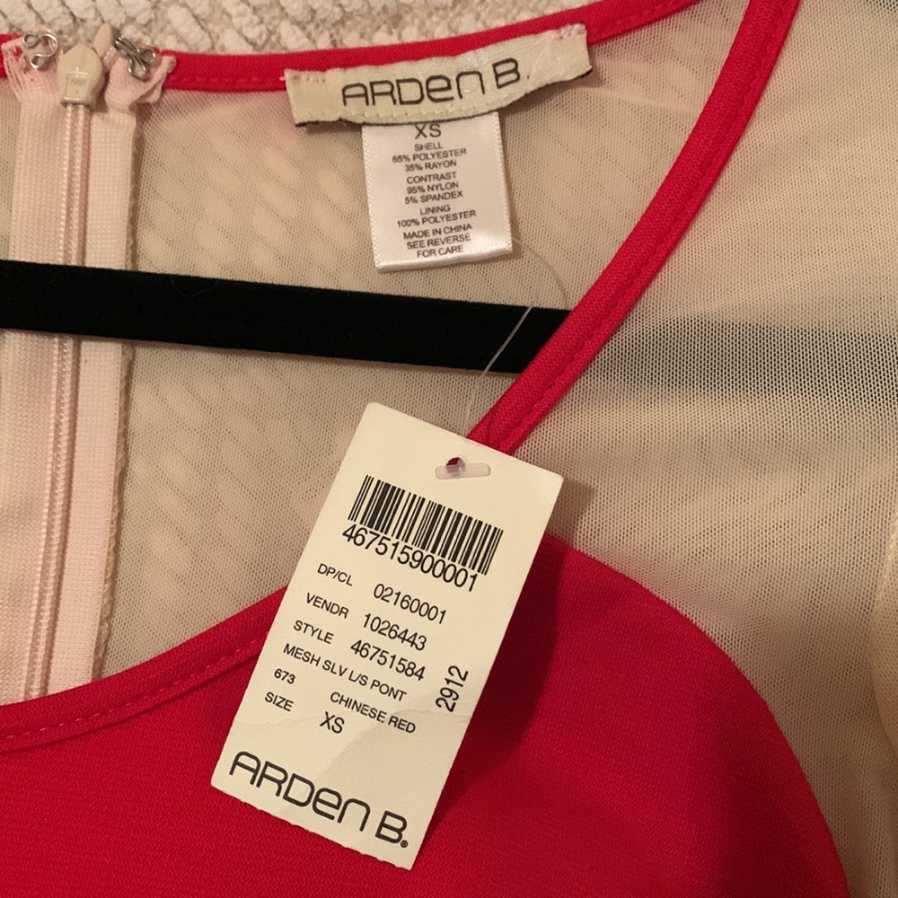 Arden B. (NWT) - Beautiful Red Dress with Nude sleeves - Picture 2 of 9